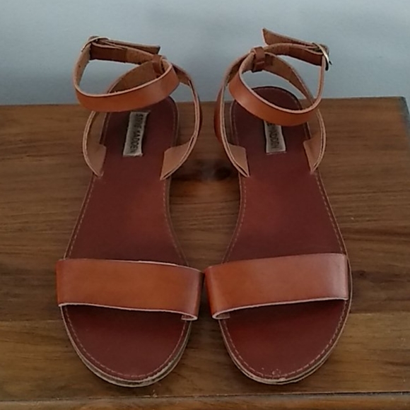 Steve Madden Shoes - Steve Madden Leather Sandals sz 9M